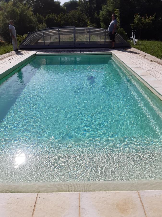 Chambre familiale avec piscine chauffée et jacuzzi Bernadets-Debat Exterior foto