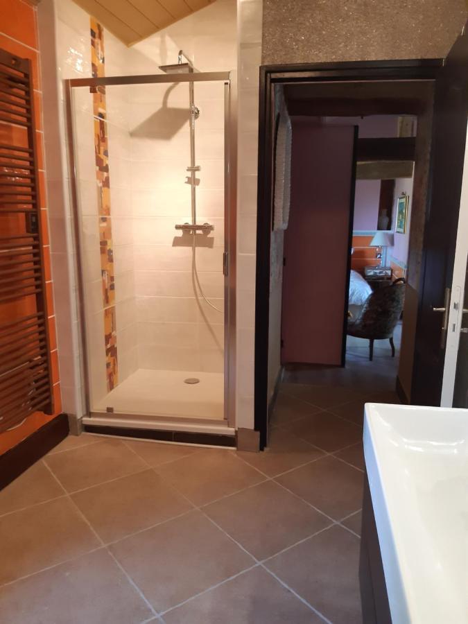 Chambre familiale avec piscine chauffée et jacuzzi Bernadets-Debat Exterior foto